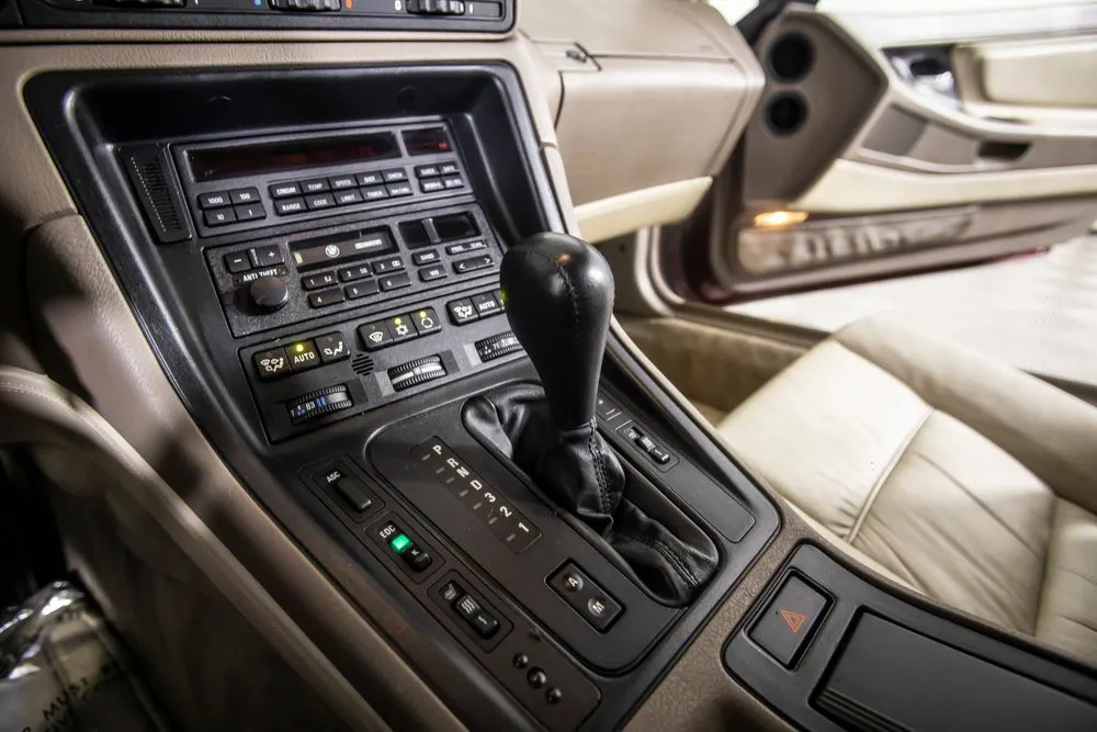 BMW 8 Series photo 32