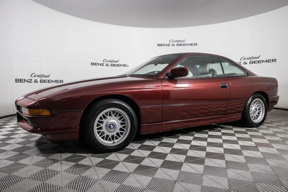 BMW 8 Series photo 4