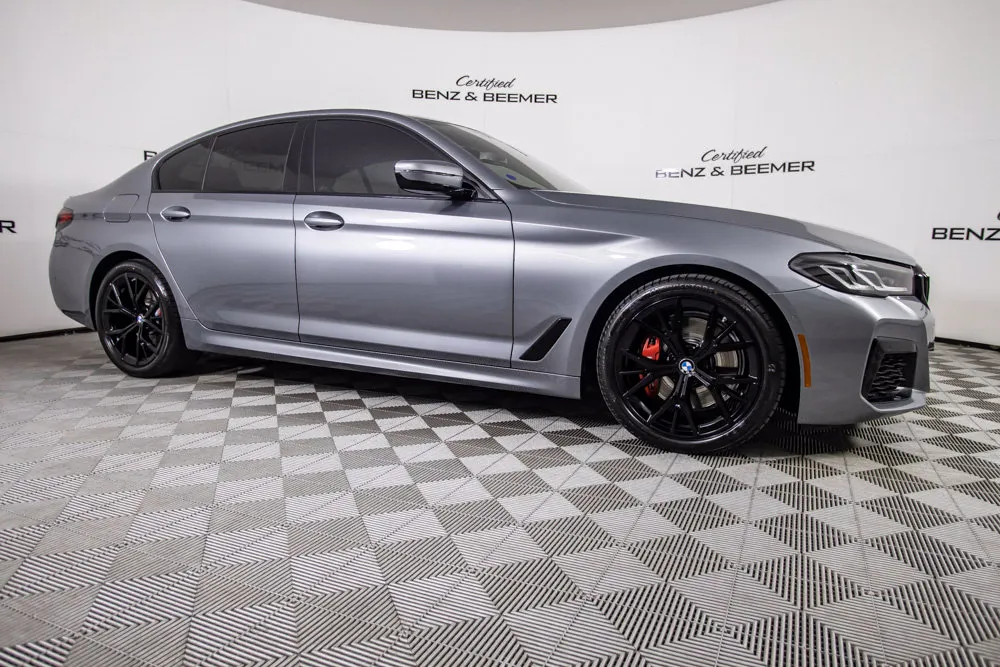 BMW 5 Series photo 2