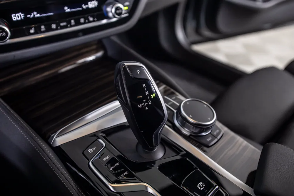 BMW 5 Series photo 32