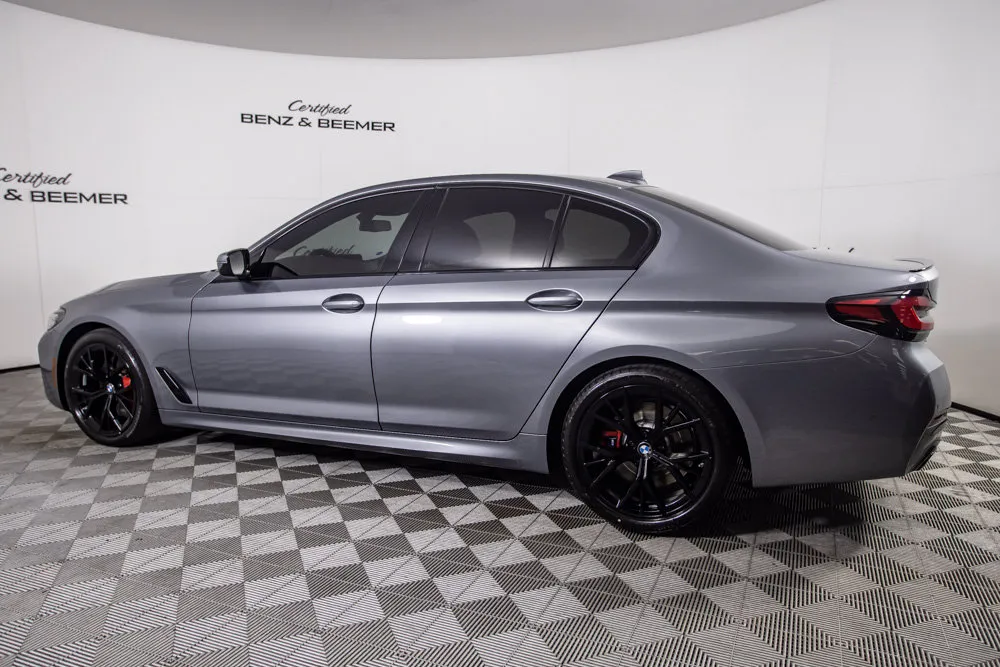 BMW 5 Series photo 11