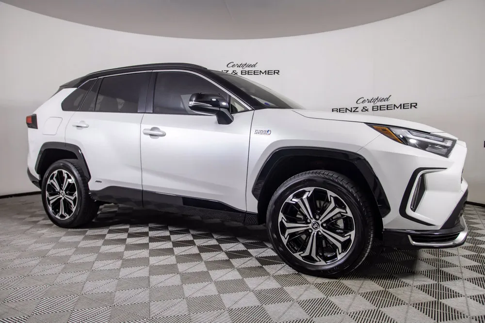 Toyota RAV4 photo 2