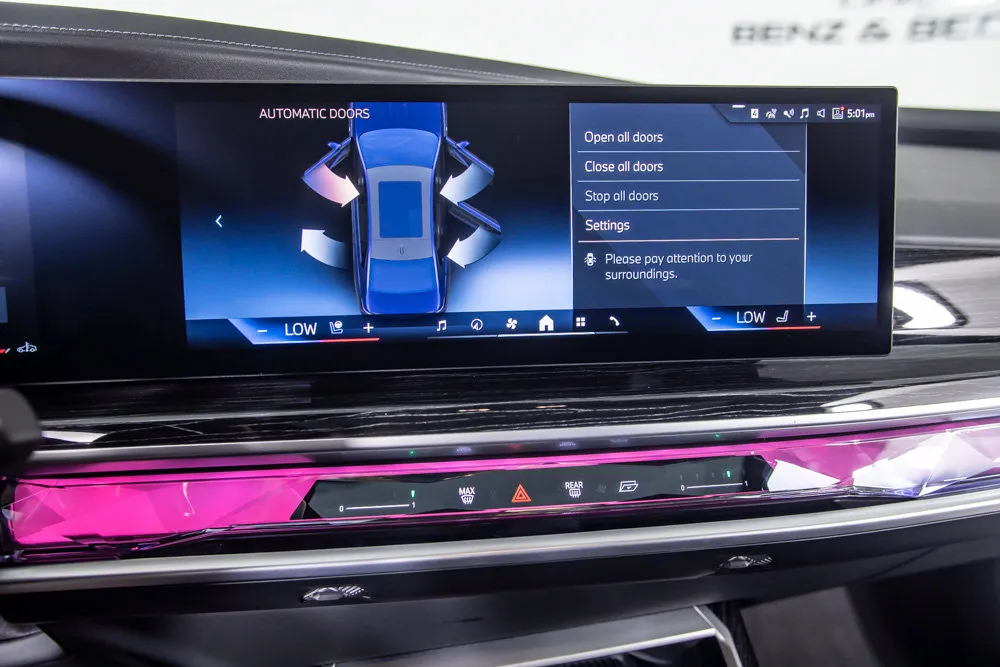 BMW 7 Series photo 29