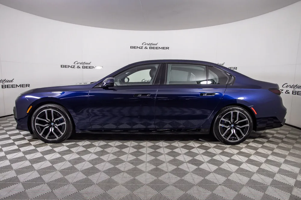 BMW 7 Series photo 10