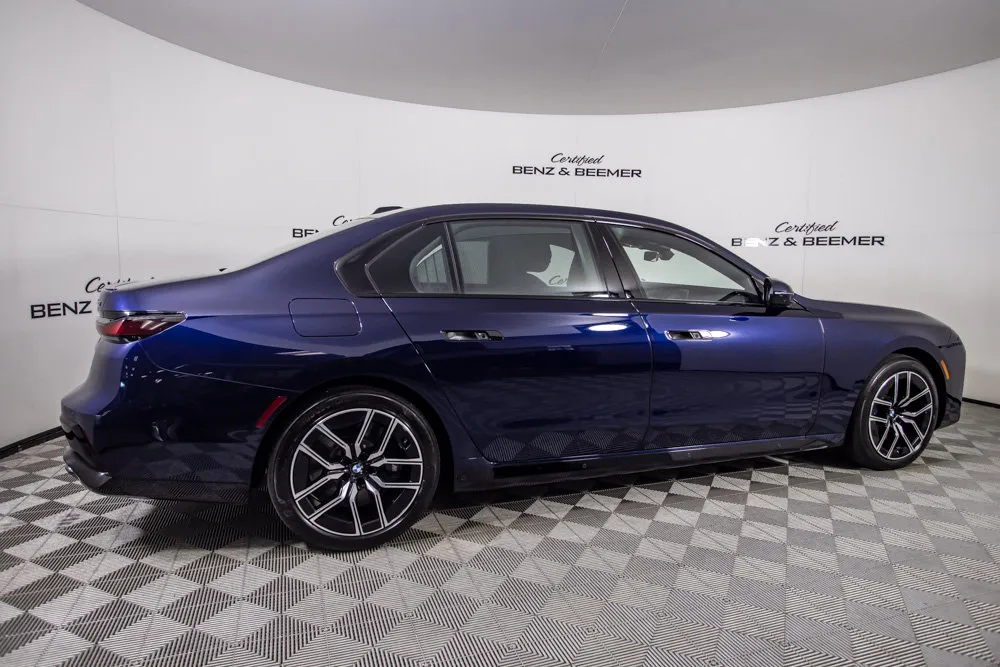BMW 7 Series photo 4
