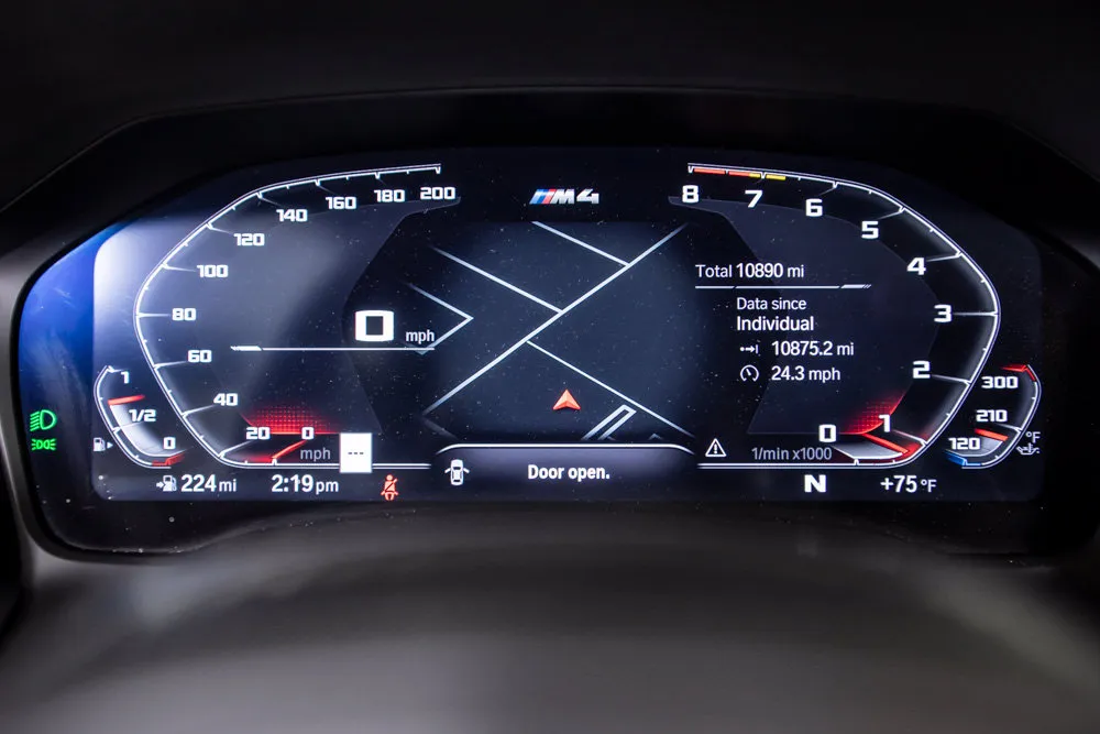 BMW M4 photo 23