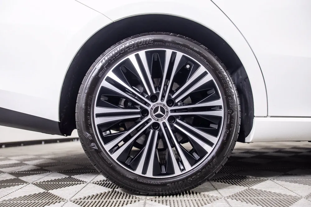 Mercedes-Benz CLA photo 39