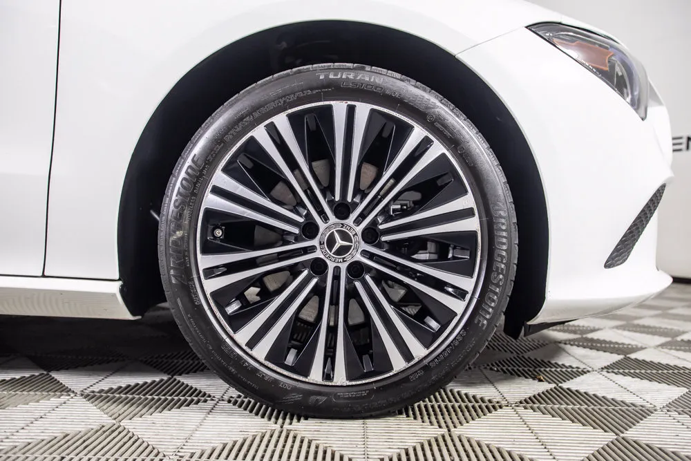 Mercedes-Benz CLA photo 38