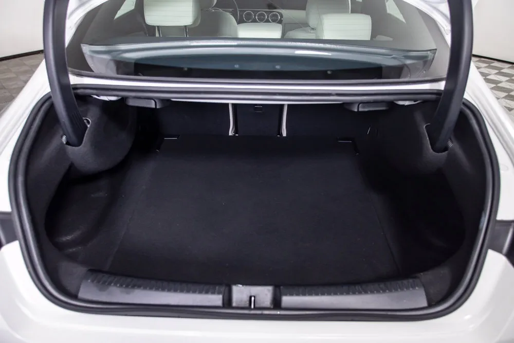 Mercedes-Benz CLA photo 8