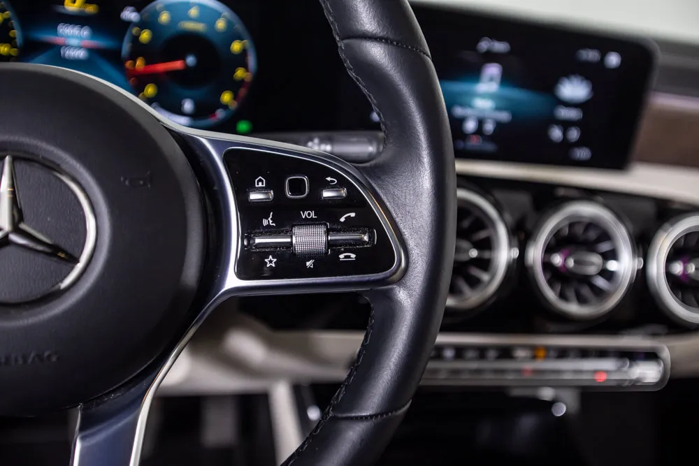 Mercedes-Benz CLA photo 35