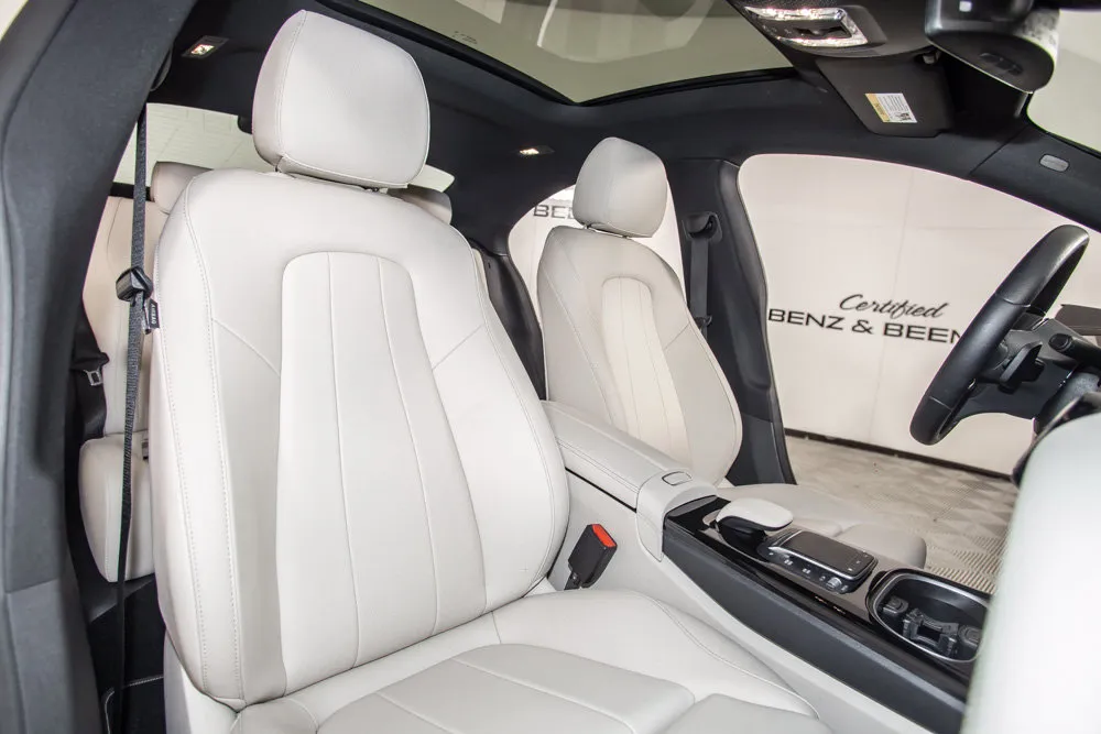 Mercedes-Benz CLA photo 16