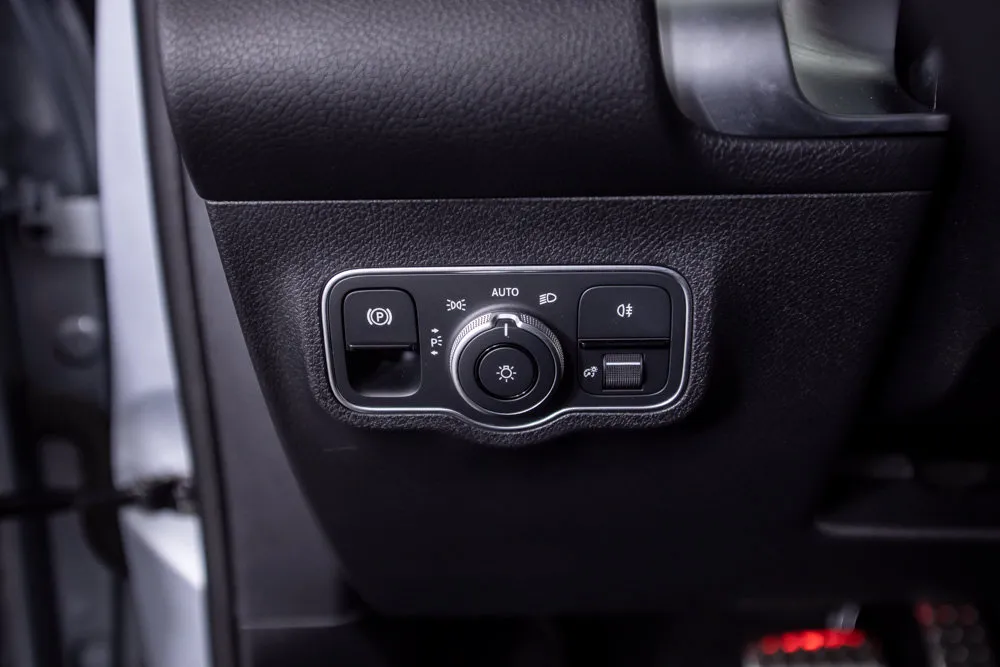 Mercedes-Benz GLB photo 35