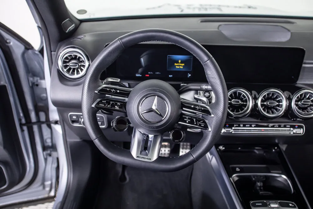 Mercedes-Benz GLB photo 23
