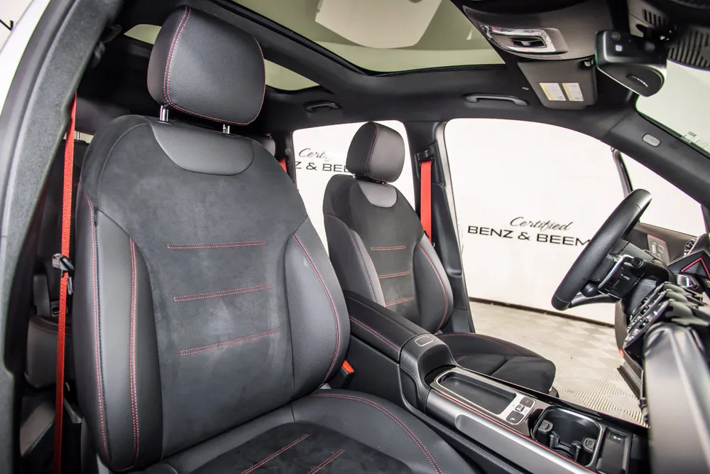 Mercedes-Benz GLB photo 16