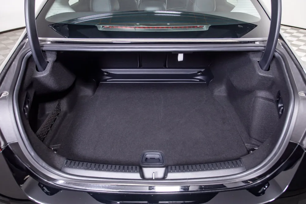 Mercedes-Benz E-Class photo 8