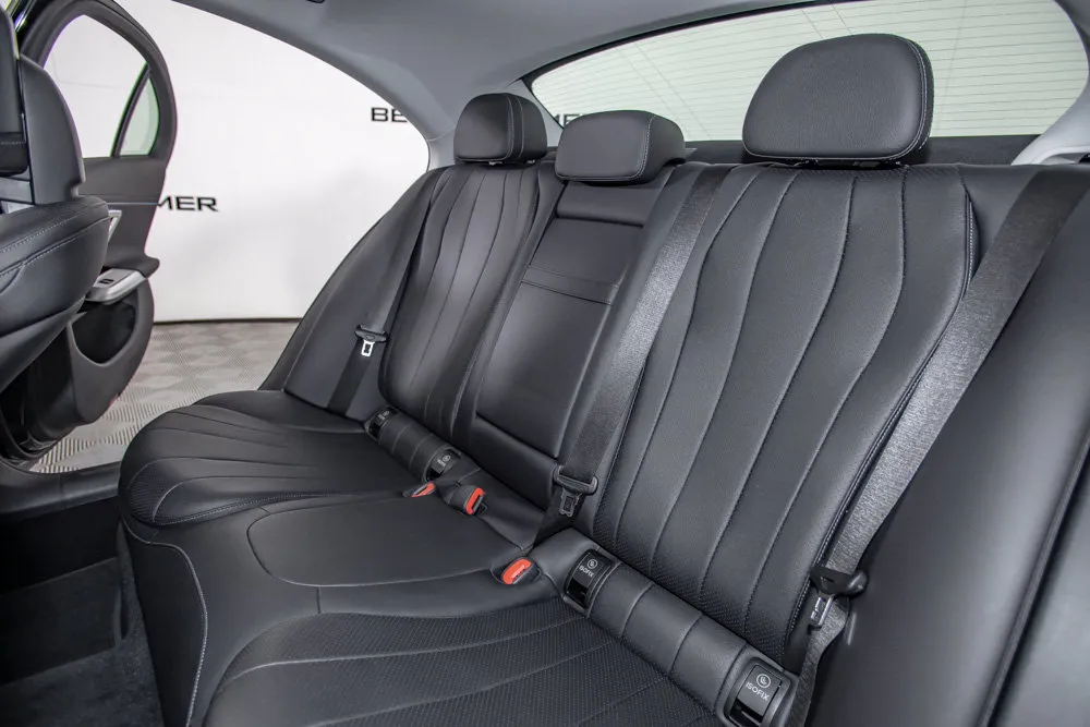 Mercedes-Benz E-Class photo 14