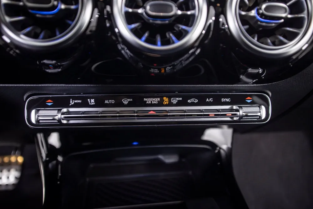 Mercedes-Benz CLA photo 29