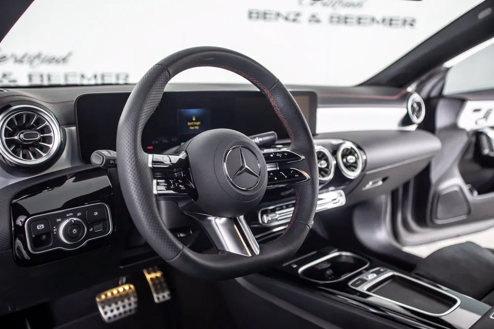 Mercedes-Benz CLA photo 21