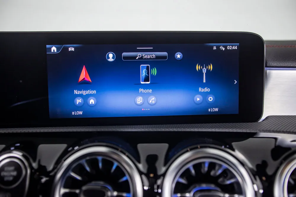 Mercedes-Benz CLA photo 28