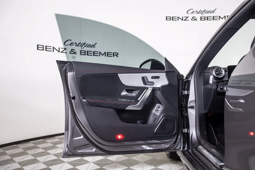 Mercedes-Benz CLA photo 17