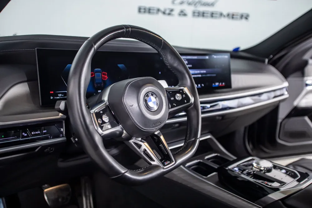 BMW 7 Series photo 21