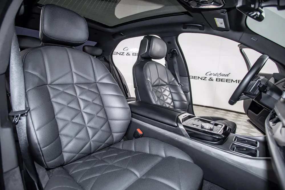 BMW 7 Series photo 16