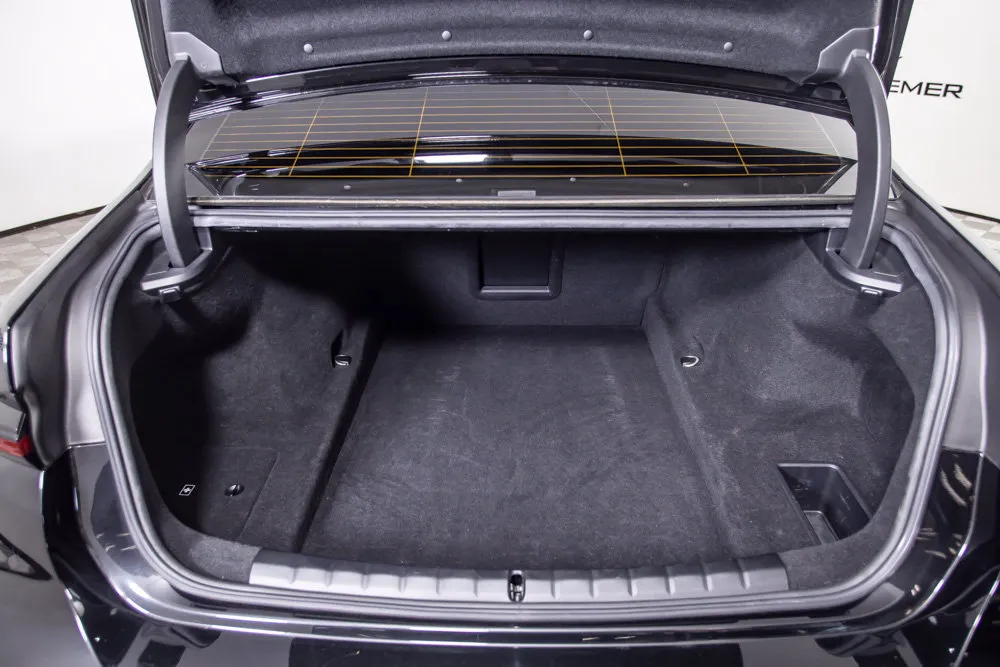 BMW 7 Series photo 8
