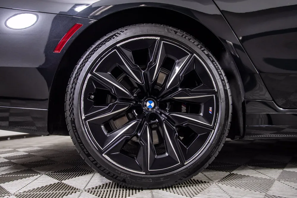 BMW 7 Series photo 42