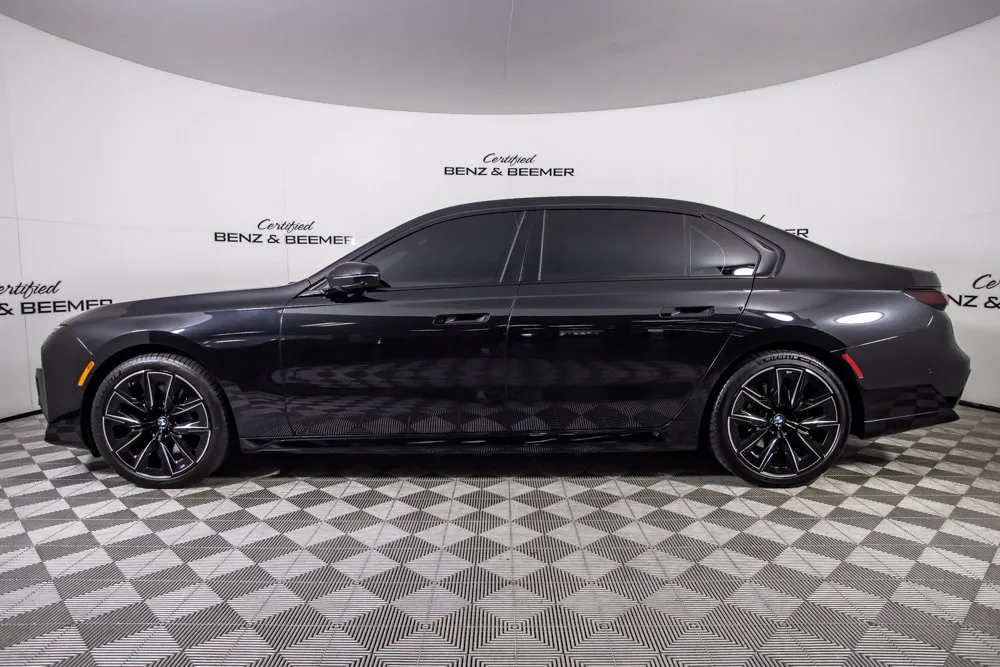 BMW 7 Series photo 10