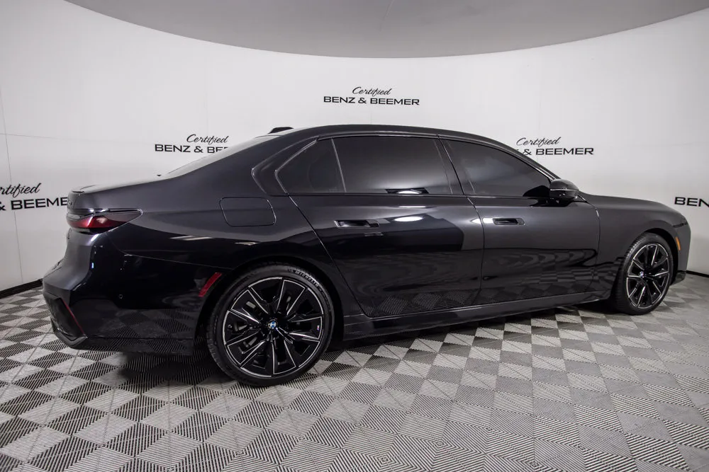 BMW 7 Series photo 4