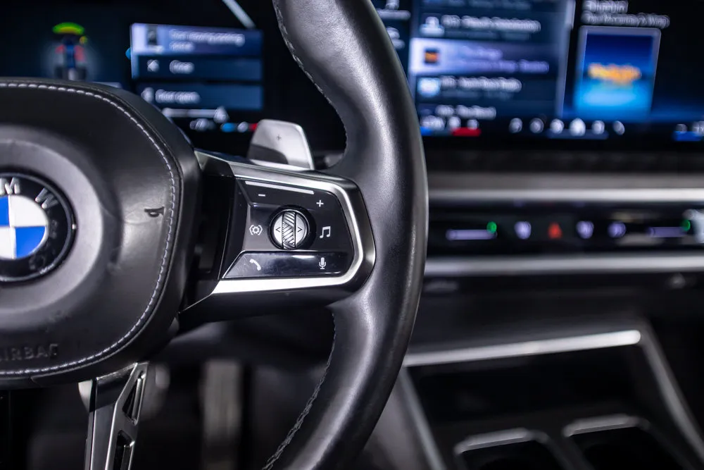 BMW 7 Series photo 35