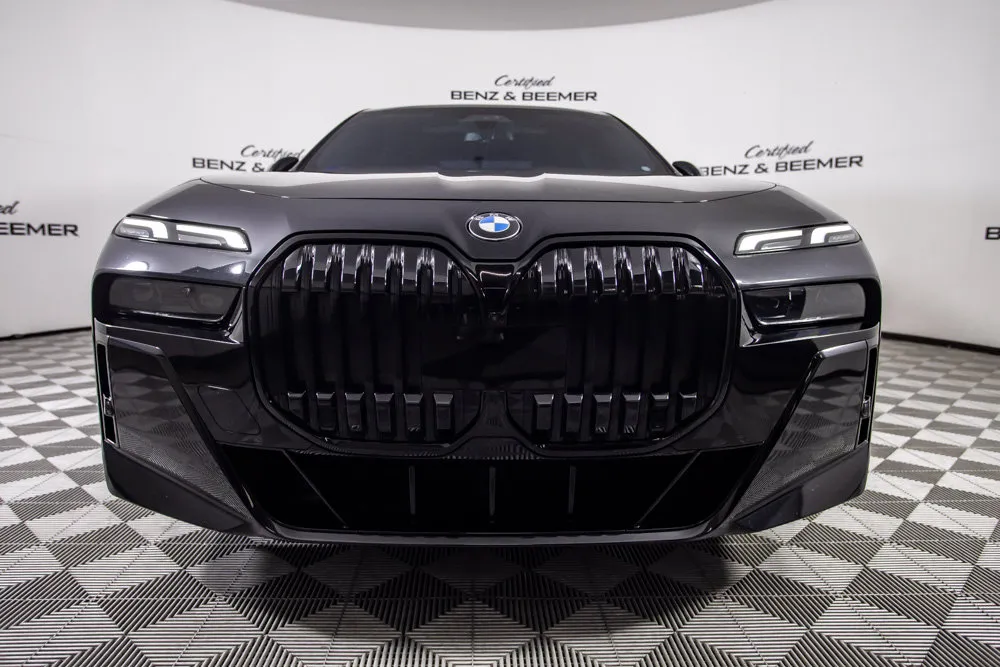 BMW 7 Series photo 5