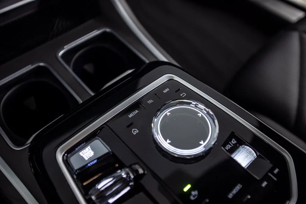 BMW 7 Series photo 29