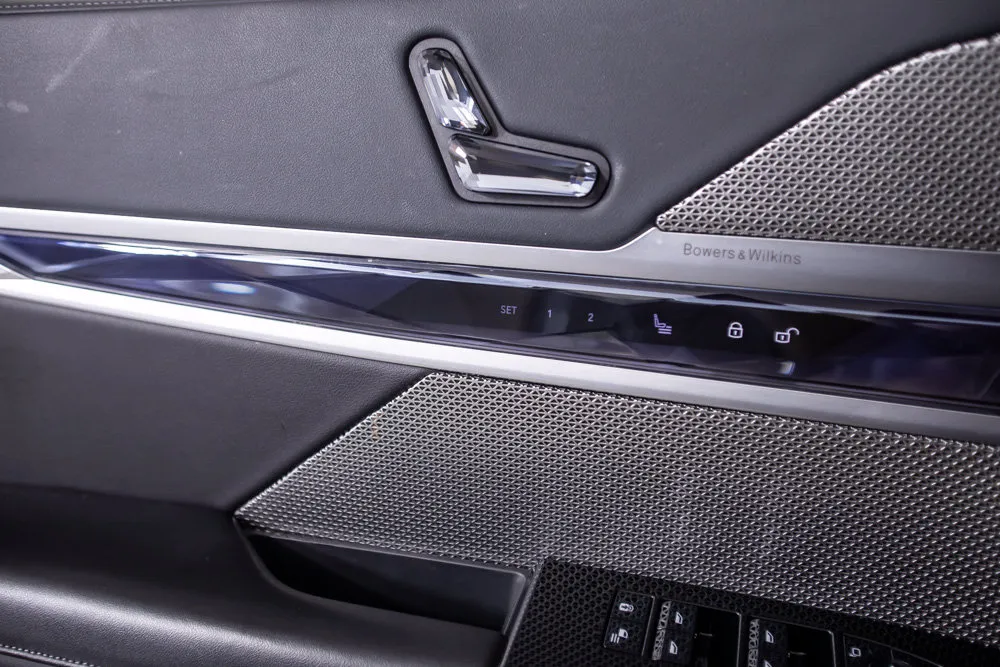 BMW 7 Series photo 37