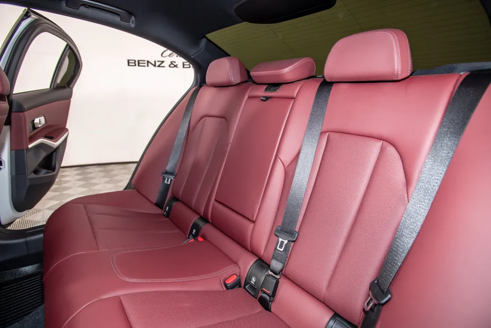 BMW 3 Series photo 14