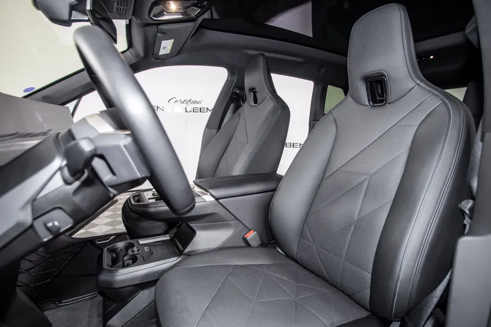 BMW iX photo 13