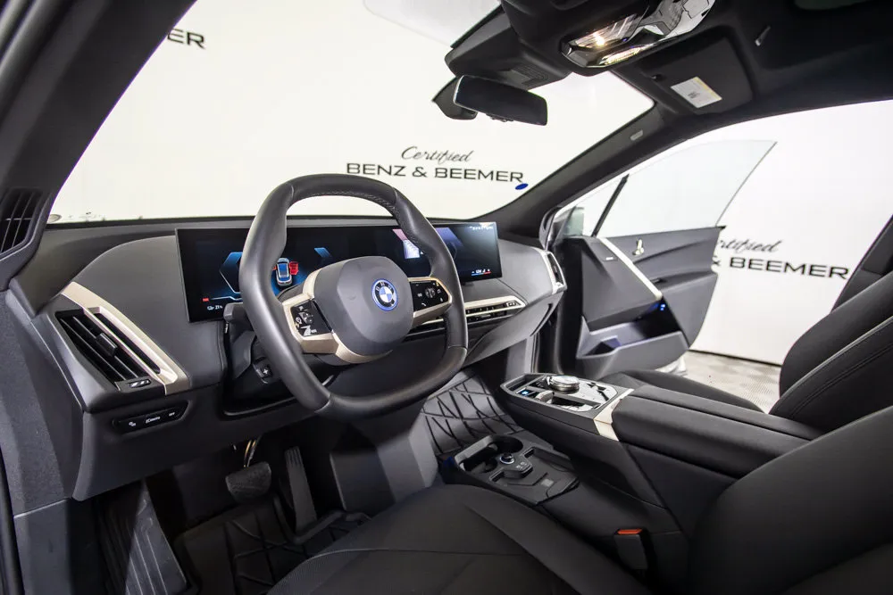 BMW iX photo 17