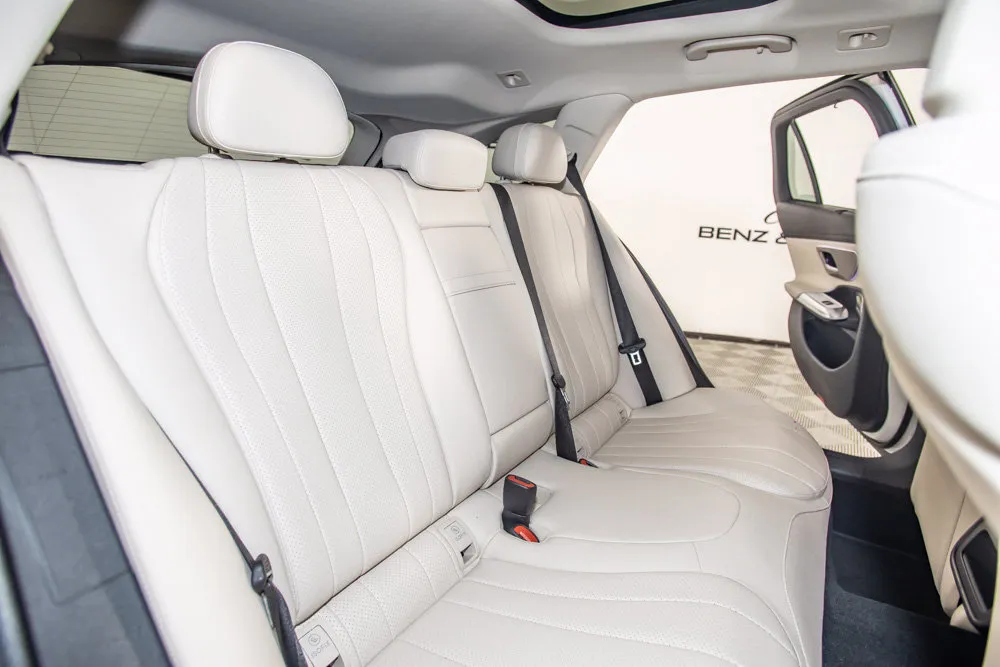 Mercedes-Benz E-Class photo 15