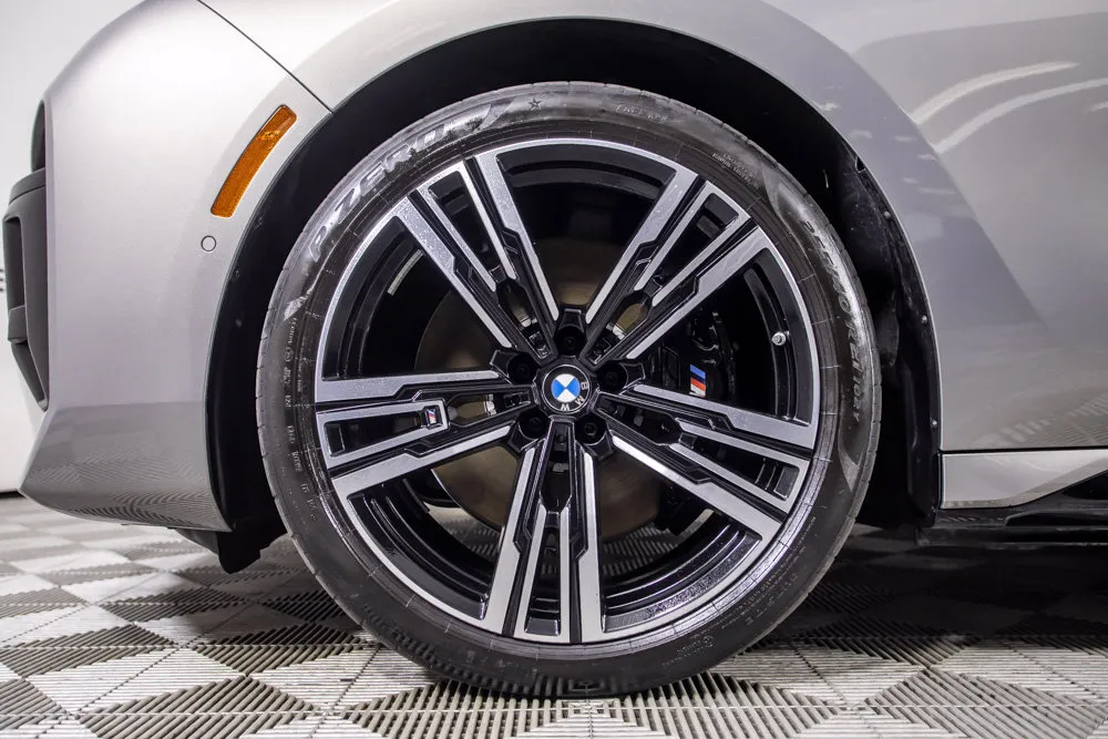 BMW i7 photo 39