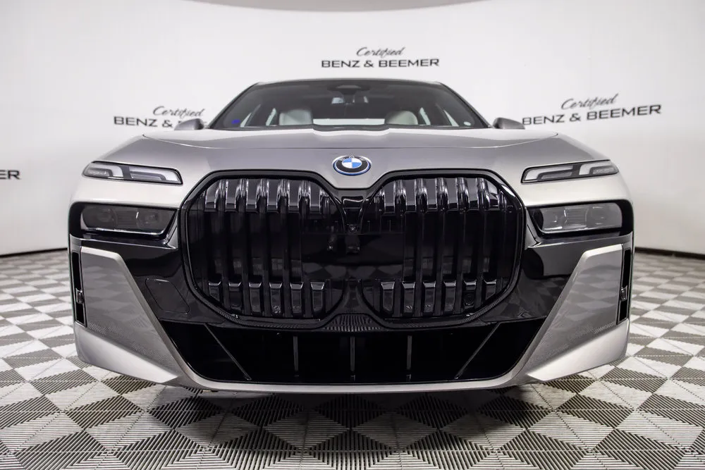 BMW i7 photo 5