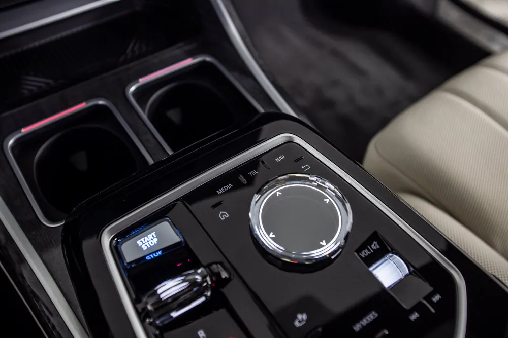 BMW i7 photo 31