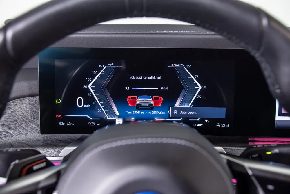 BMW i7 photo 25