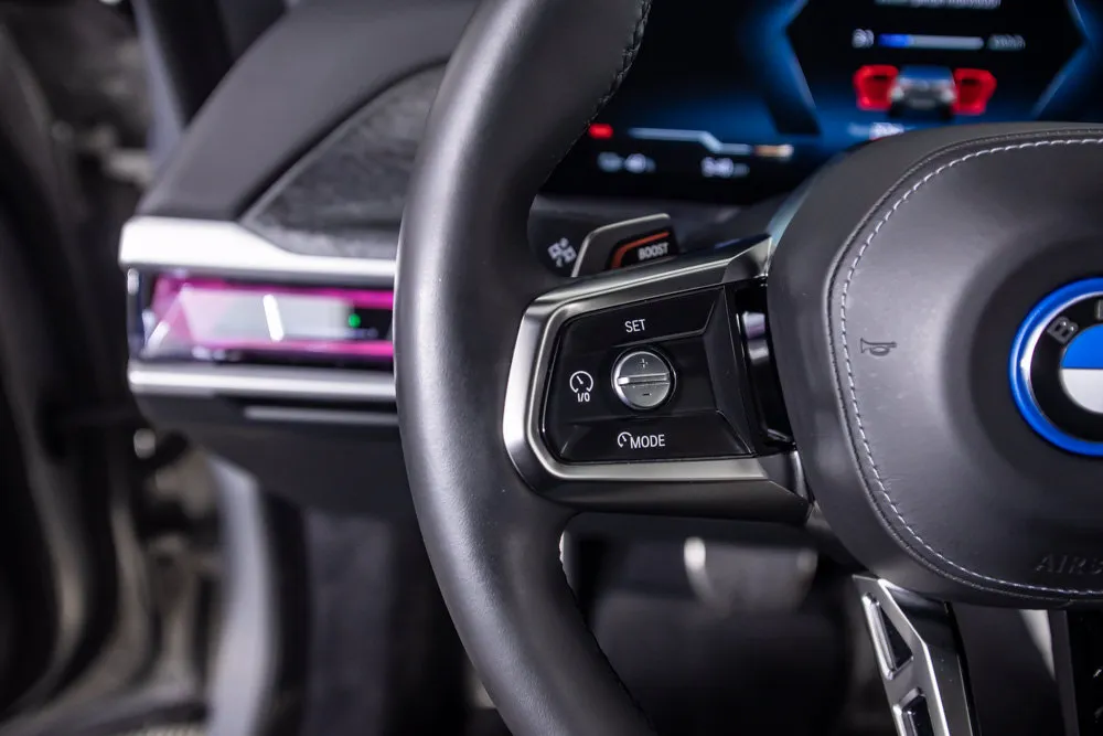 BMW i7 photo 35