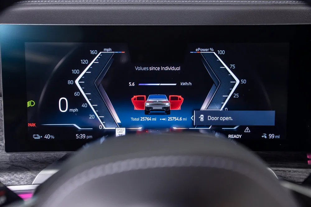 BMW i7 photo 26