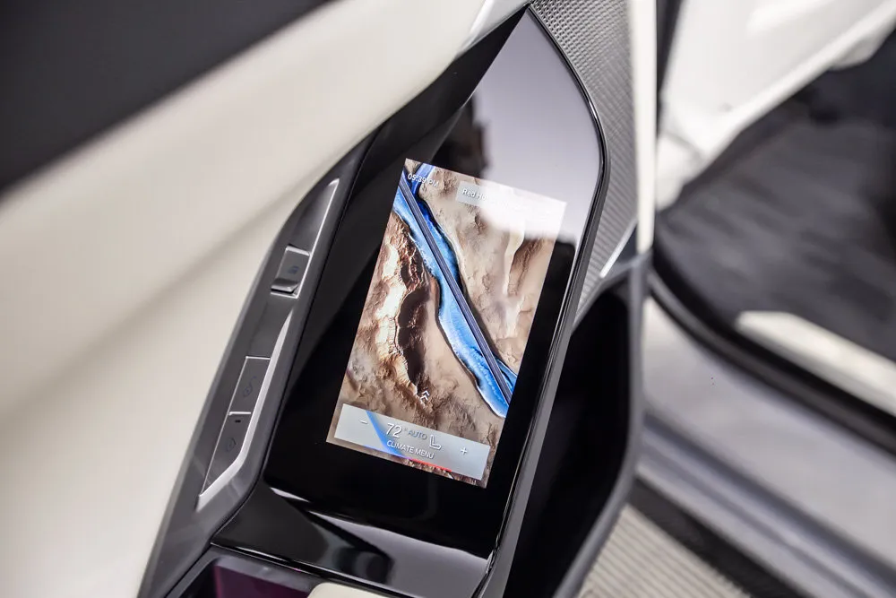 BMW i7 photo 23