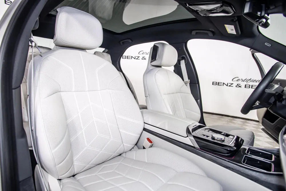 BMW i7 photo 15