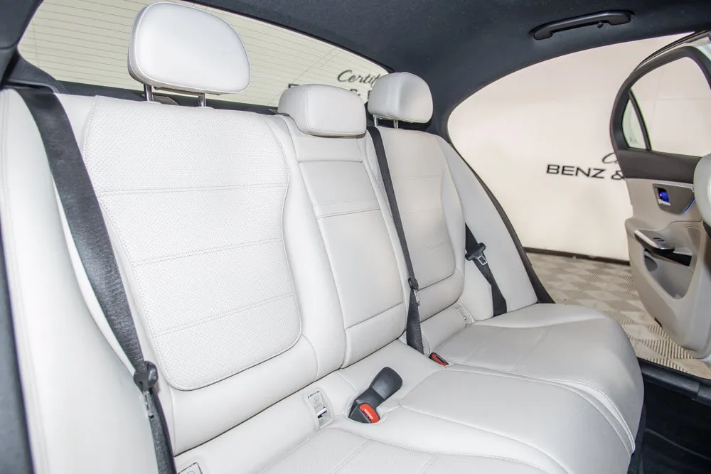Mercedes-Benz C-Class photo 16