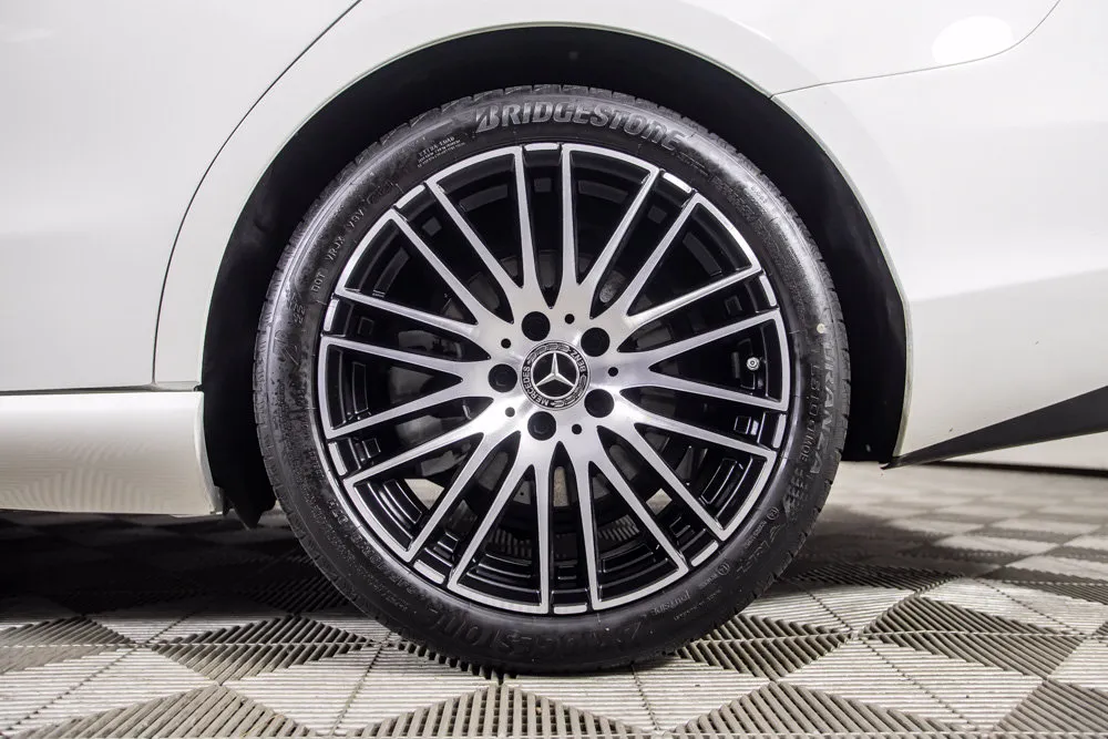 Mercedes-Benz C-Class photo 35