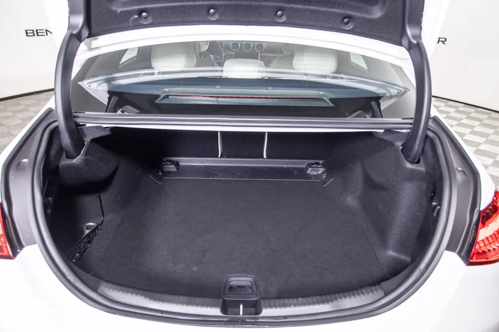 Mercedes-Benz C-Class photo 8