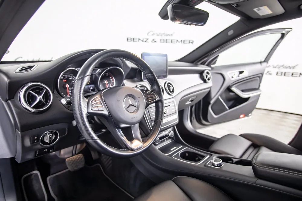 Mercedes-Benz GLA photo 20